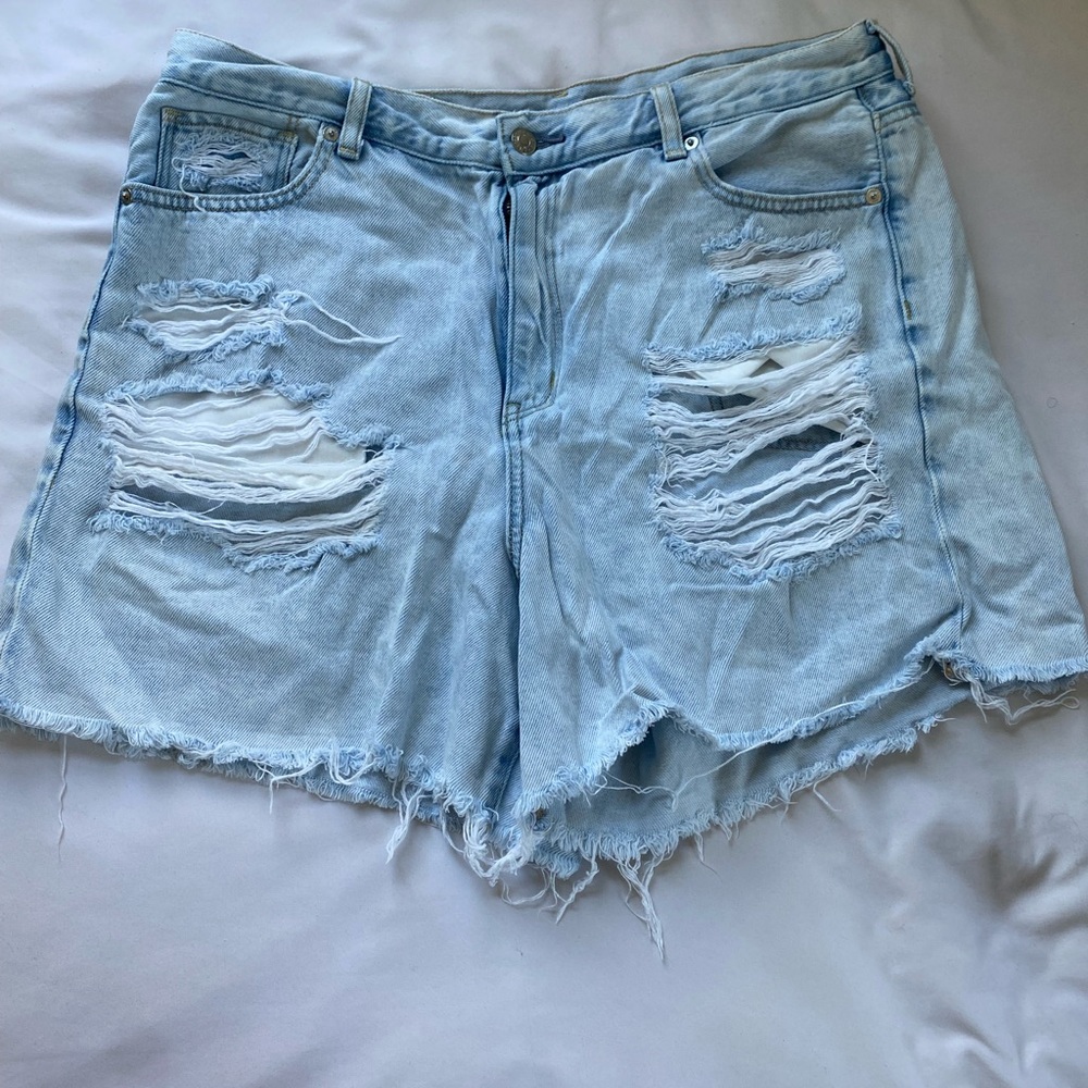 Ripped mom Jean shorts